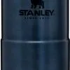 Stanley The Trigger-Action Travel Mug 0,47L -Sac à Dos De Ski the trigger action travel mug 0 47l nightfall nightfall24995